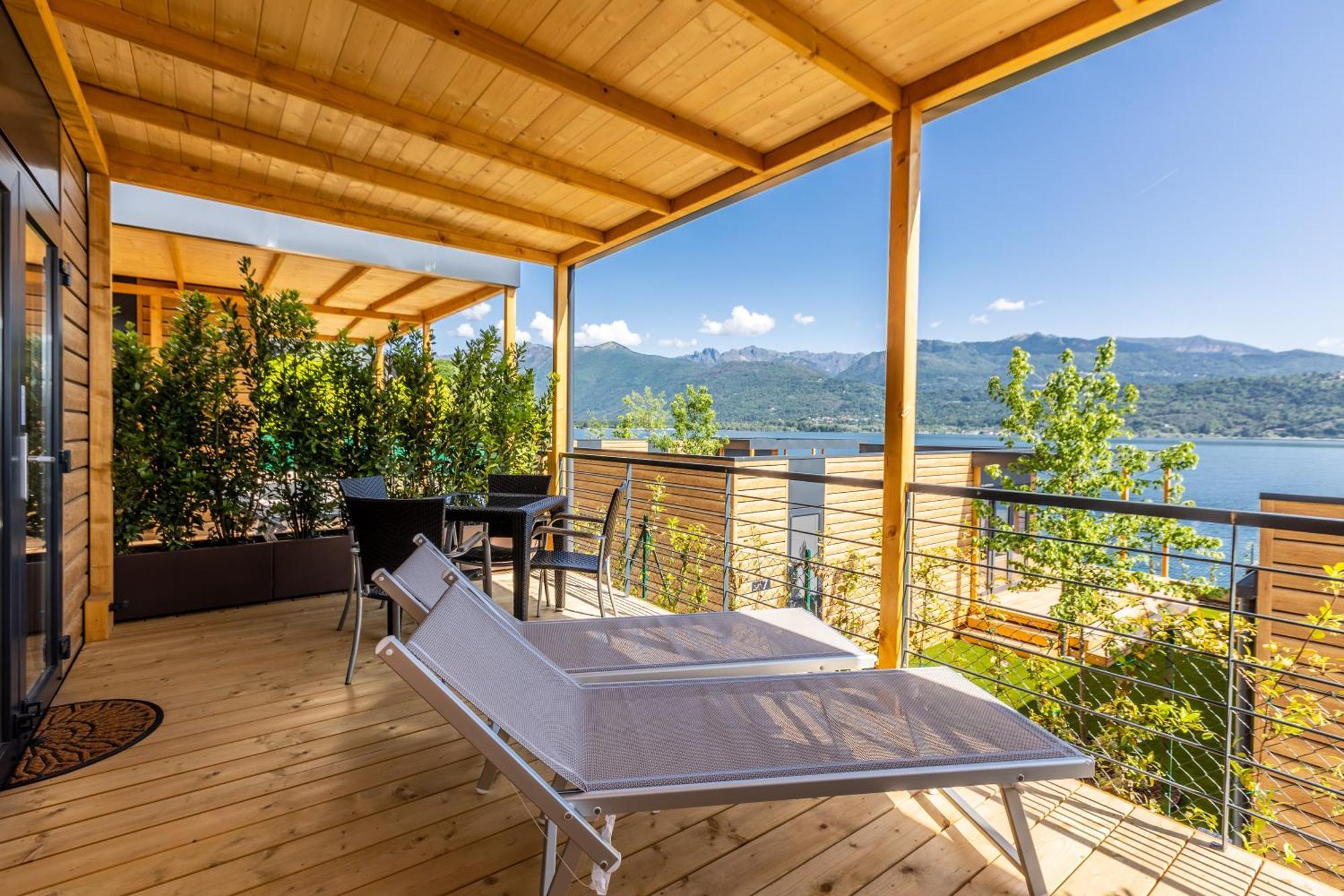 Lago Maggiore Bay Бавено Екстериор снимка