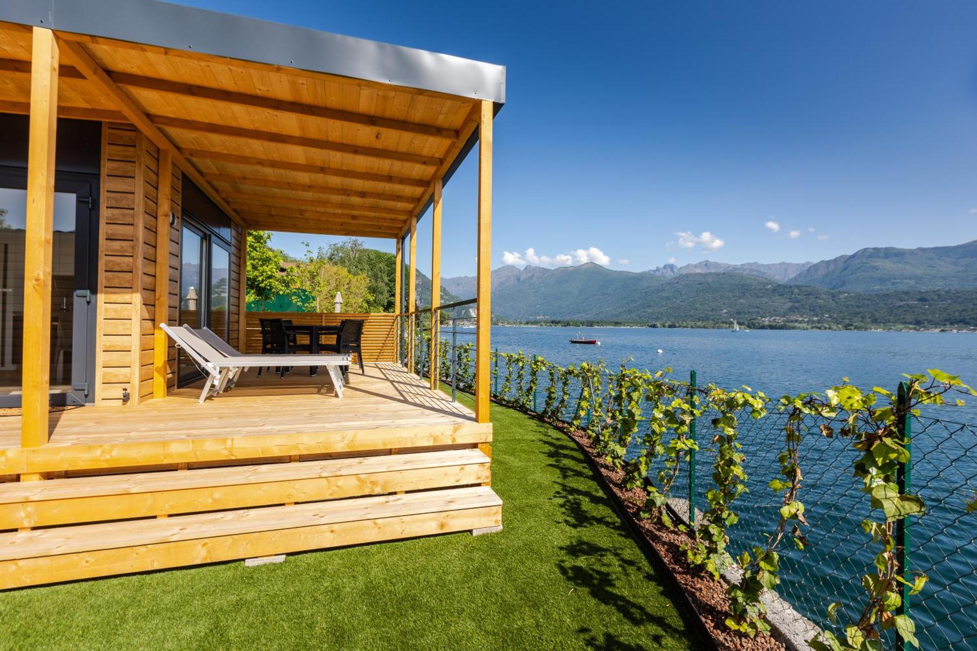 Lago Maggiore Bay Бавено Екстериор снимка