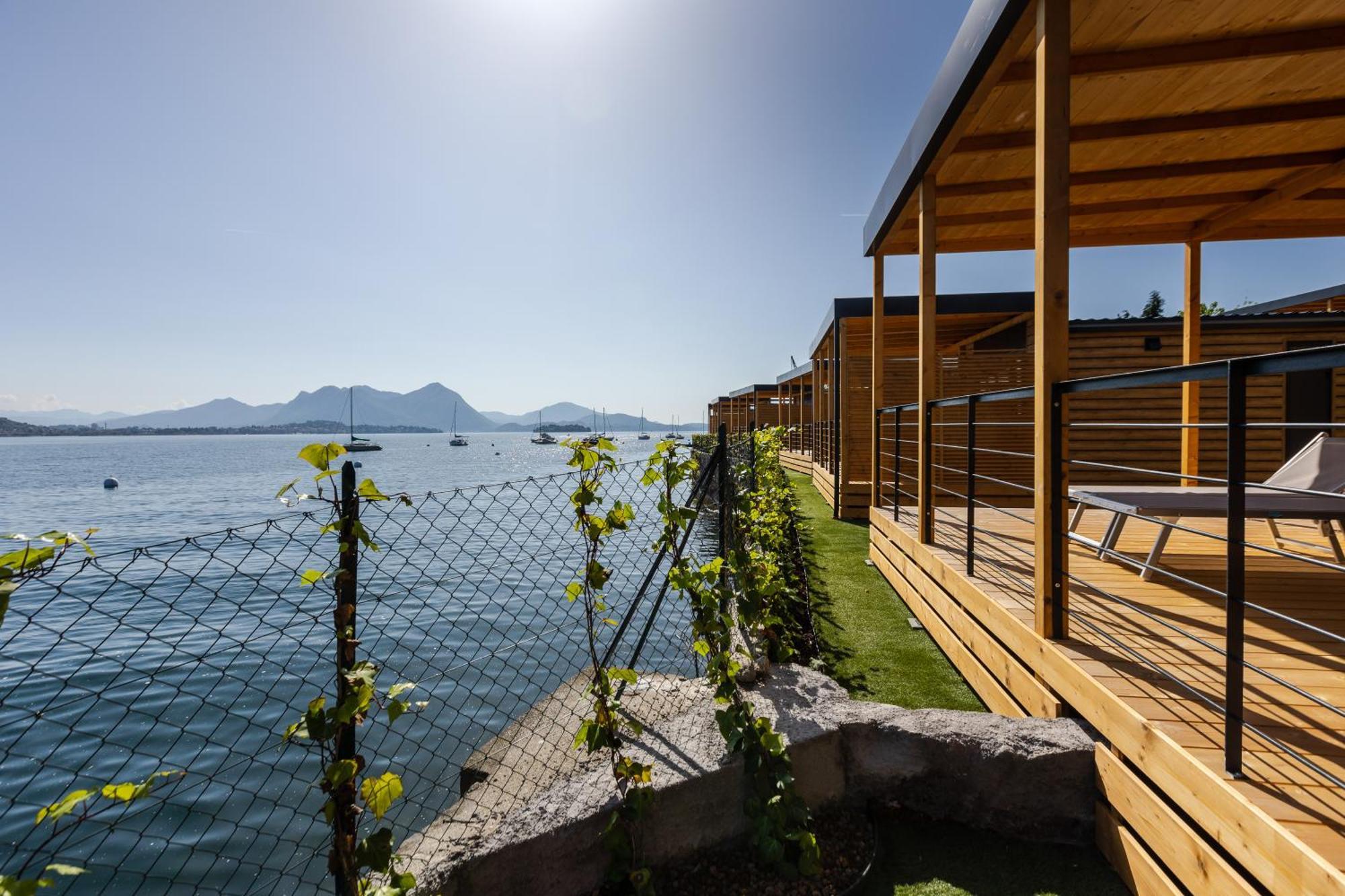 Lago Maggiore Bay Бавено Екстериор снимка