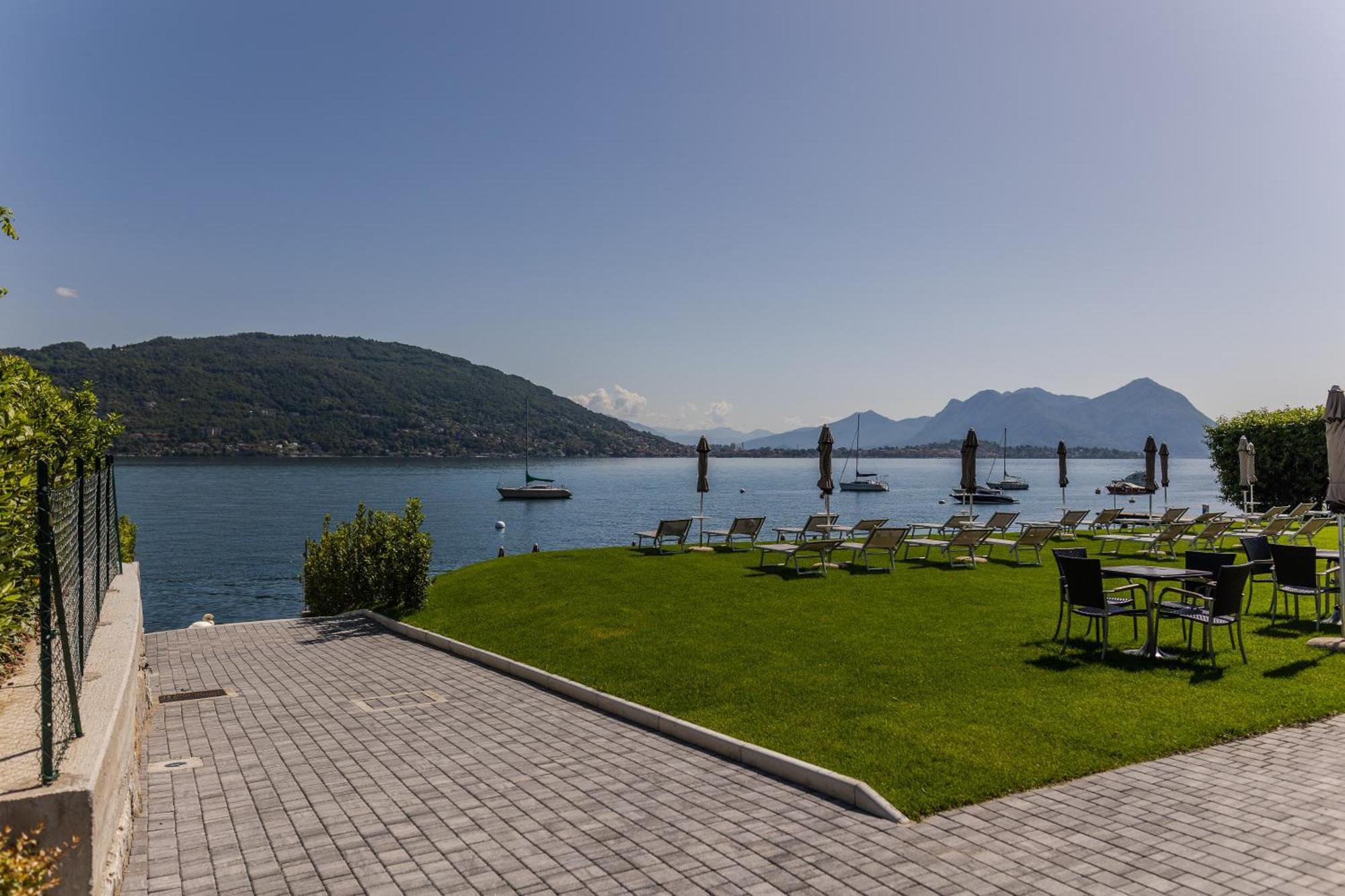 Lago Maggiore Bay Бавено Екстериор снимка