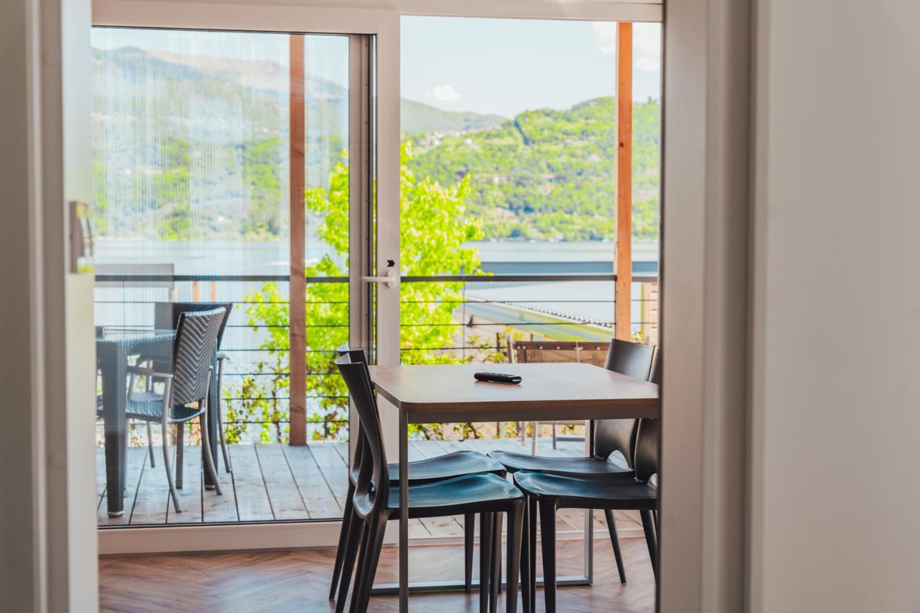 Lago Maggiore Bay Бавено Екстериор снимка