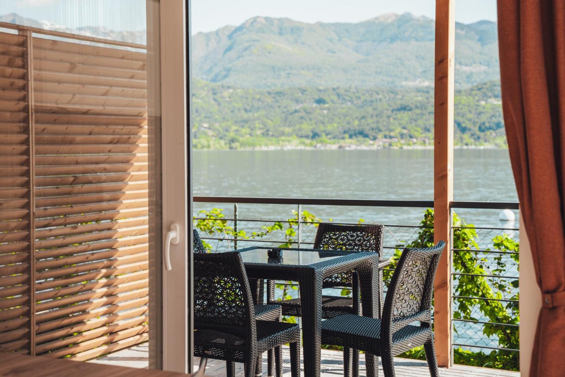 Lago Maggiore Bay Бавено Екстериор снимка